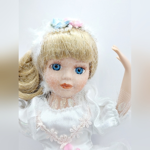 Vintage Heritage Signiture Collection Carlie Ballerina Porcelain Doll & mirror‎ - Picture 3 of 11